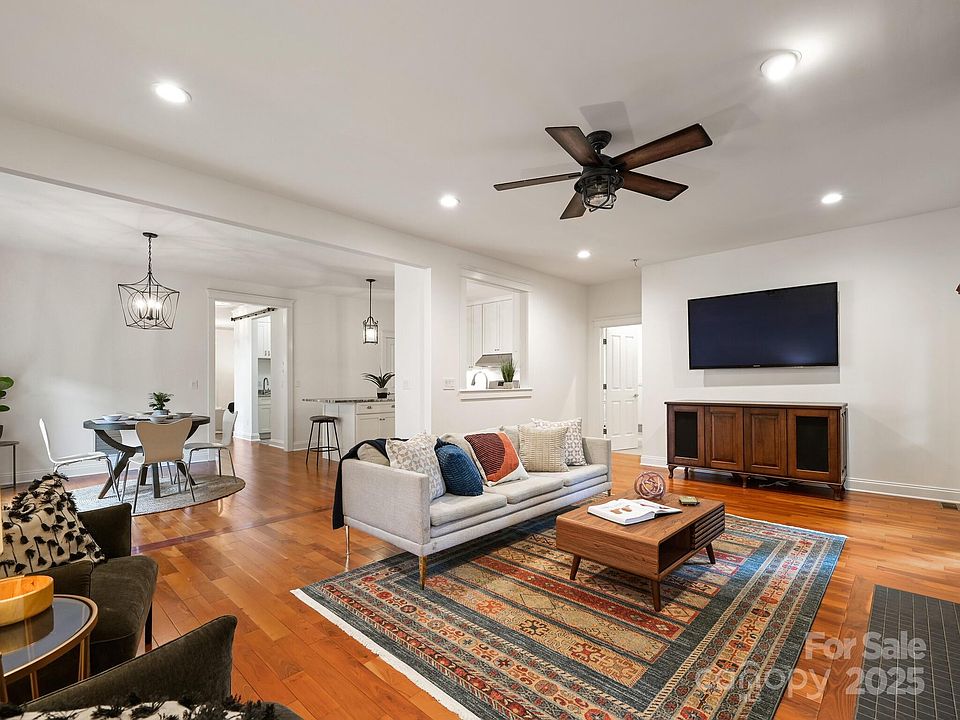 1st image of 1343 Heathbrook Cir