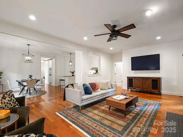 1343 Heathbrook Cir, Asheville, NC 28803