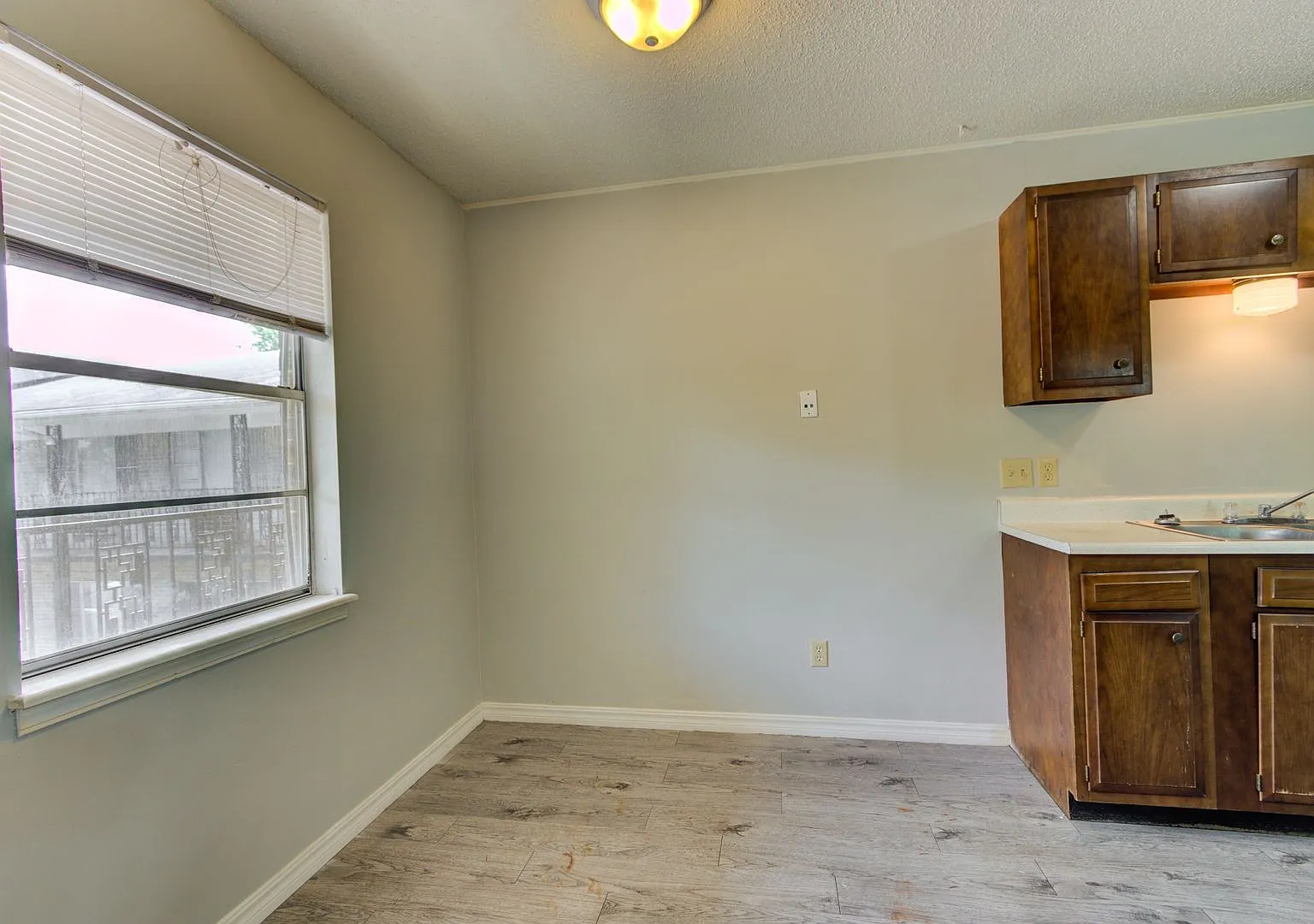 Magnolia Place: 1 & 2 Bedroom Apartments — Photo 4