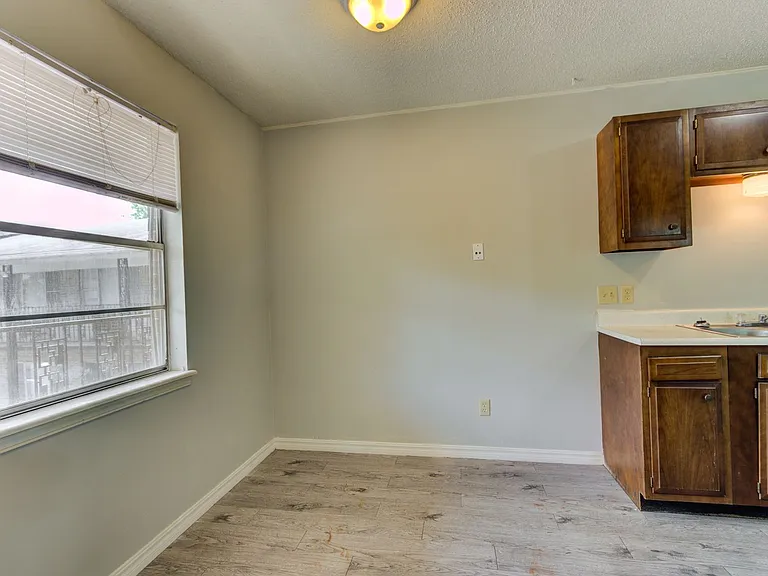 Magnolia Place: 1 & 2 Bedroom Apartments — Photo 4