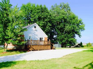 303 Cox Rd, Saint Clair, MI 48079