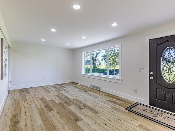 5th image of 9678 W Ridge Rd