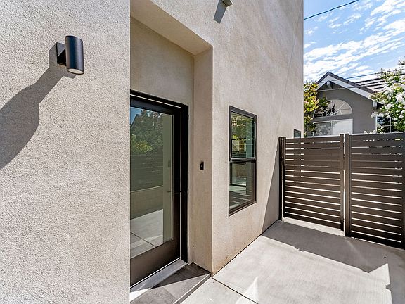 4th image of 2155 Glenada Ave #D