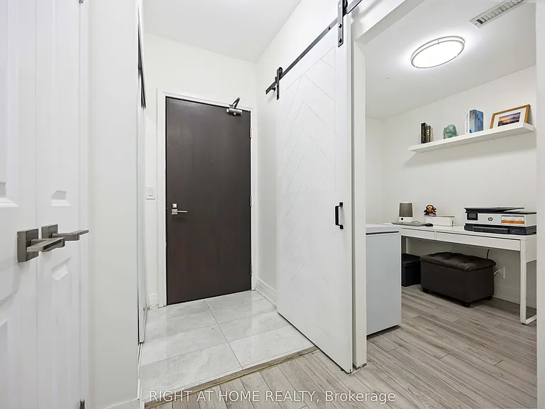 1060 Sheppard Ave W #1521 — Photo 9