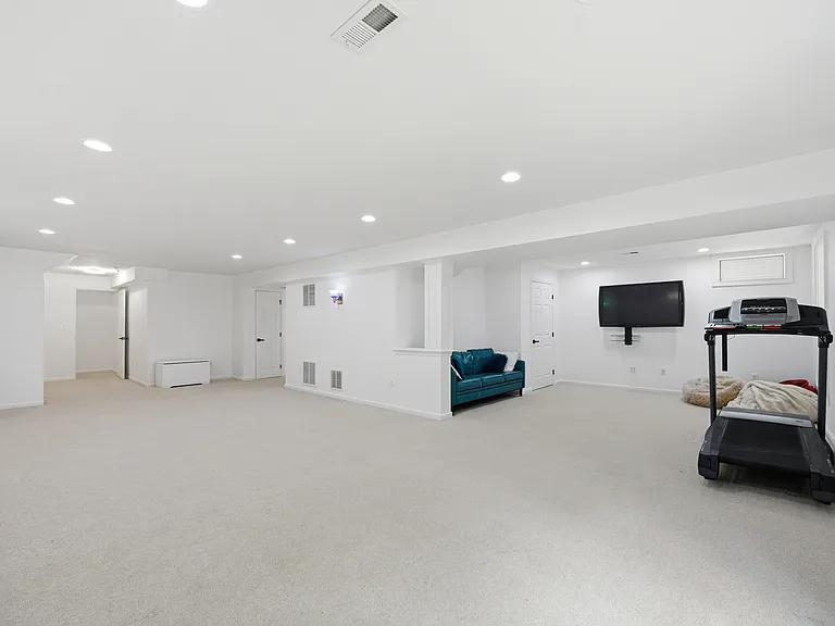 8727 Talbott Farm Dr — Photo 23