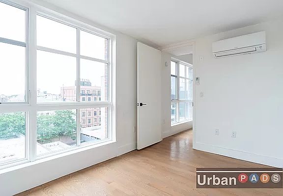 2nd image of 930 De Kalb Ave #125