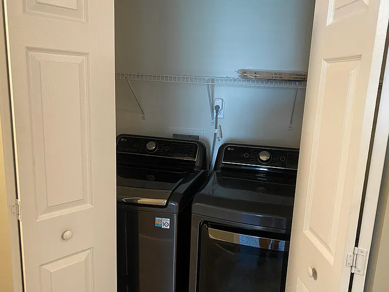 544 Abbey Village Cir — Photo 10