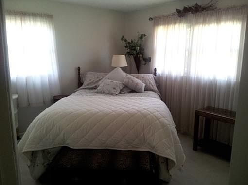 4th image of 864 Edgemont North St