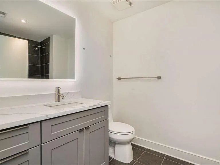 222 12th St NE #1107 — Photo 24