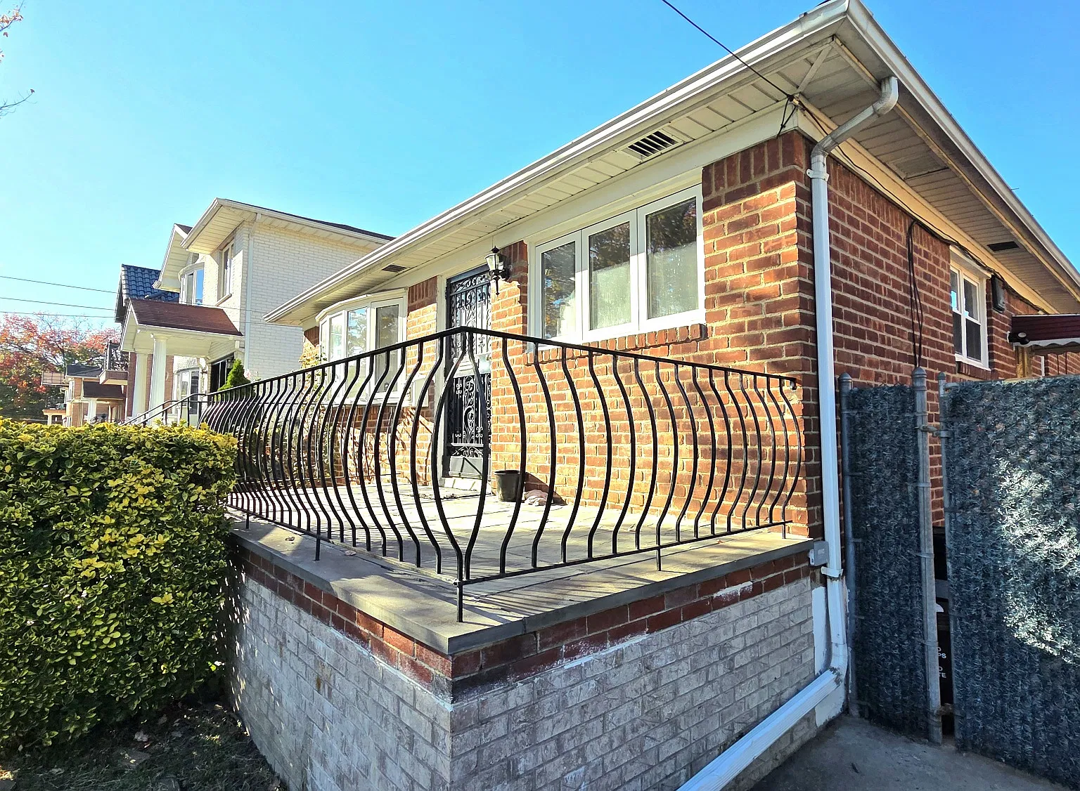 3 bed, 1200 sqft, $3,800 — Photo 2