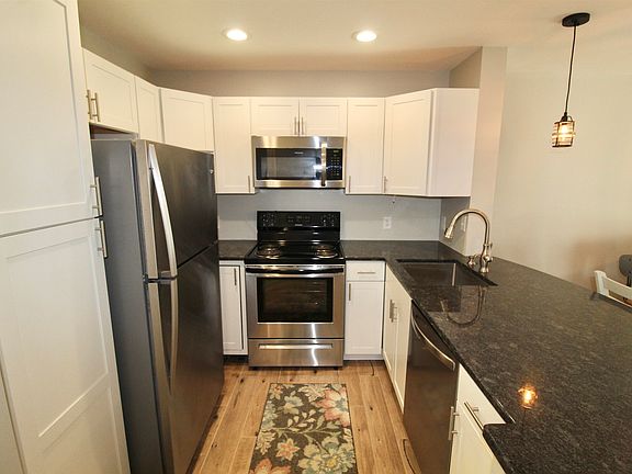2nd image of 1360 Hunters Rd APT D