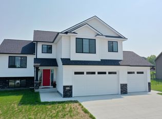 4568 Buckingham Dr NW, Rochester, MN 55901