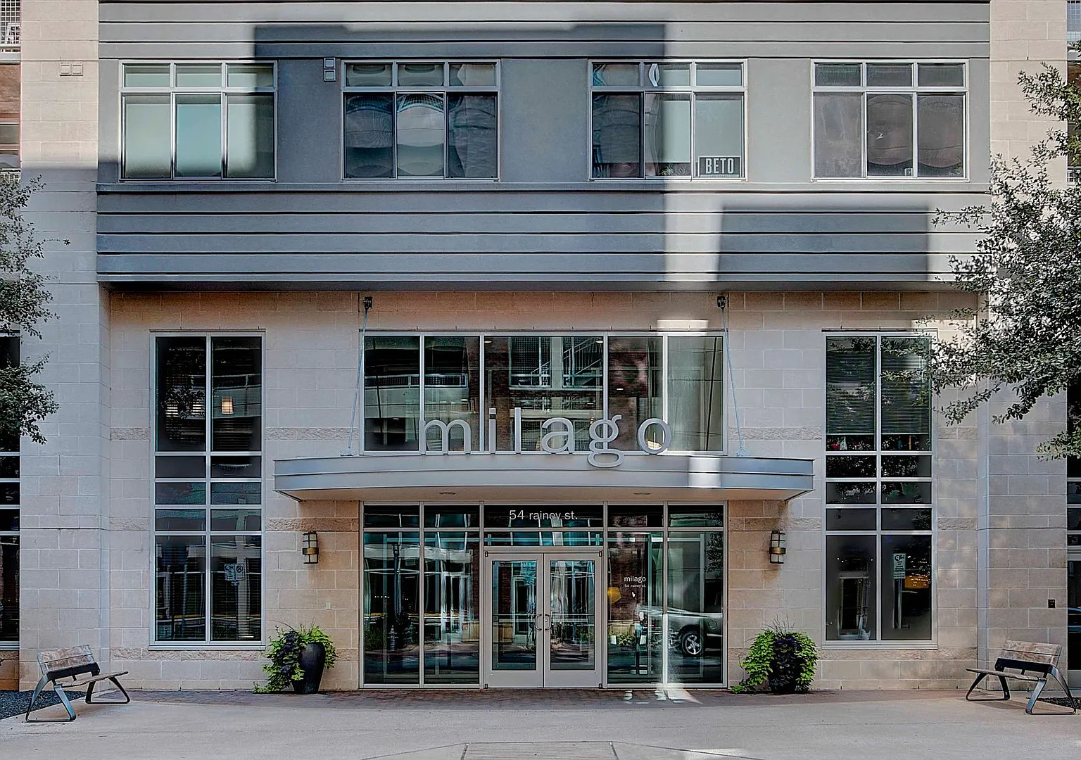 54 Rainey St — Photo 4