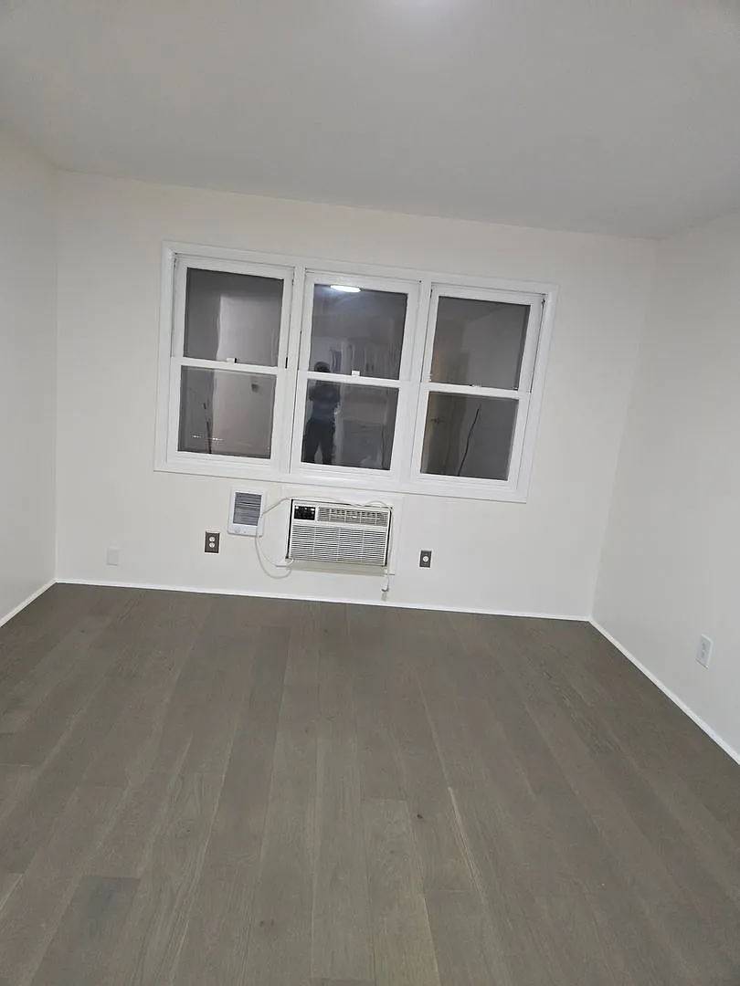 Charming 2BR Condo in Bethel — Photo 3