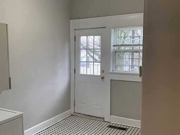 5th image of 740 Barnett St NE #744-1