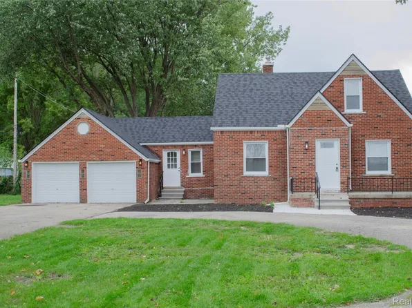 15960 Martin Rd, Roseville, MI 48066