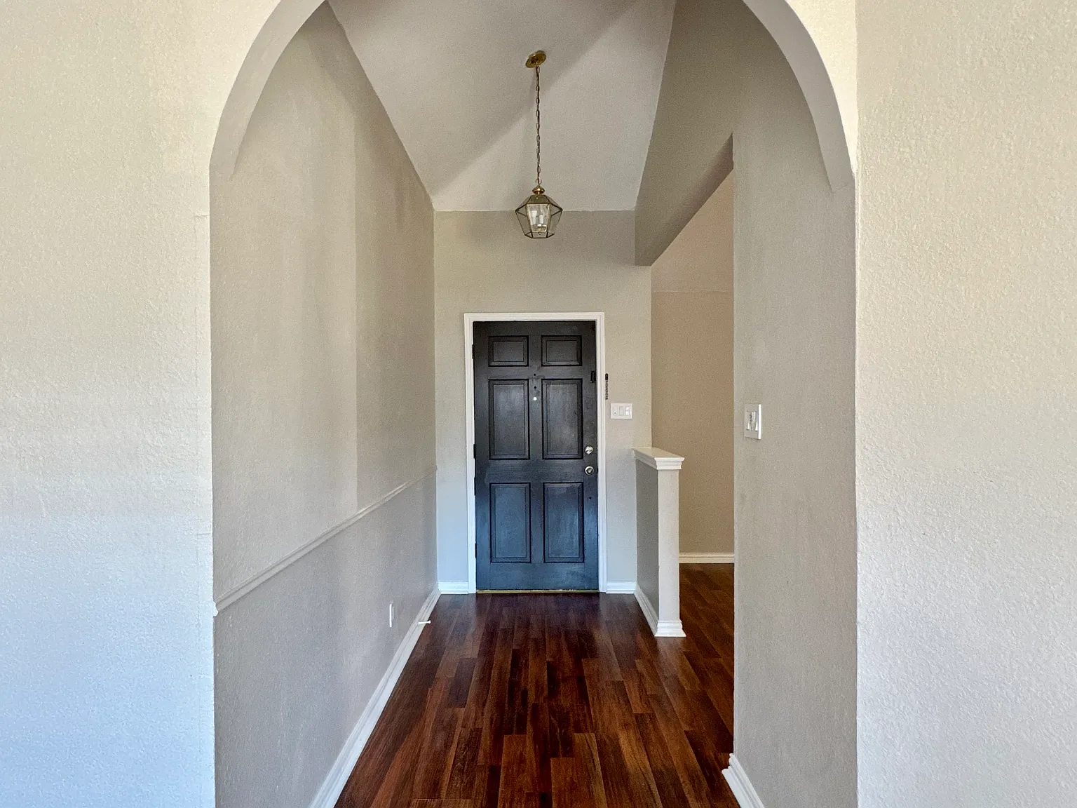 3 bed, 1442 sqft, $2,700 — Photo 2