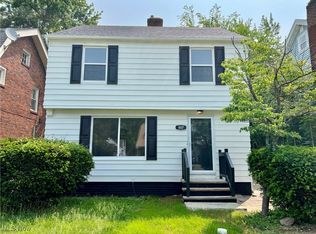 887 Yellowstone Rd, Cleveland Heights, OH 44121