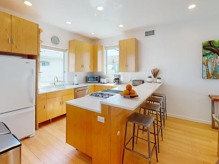 1410 Pacific Ave — Photo 52