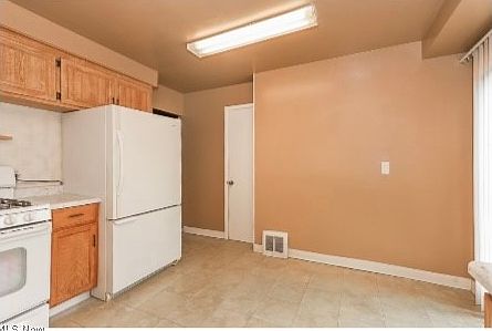 5th image of 4973 E 93rd St