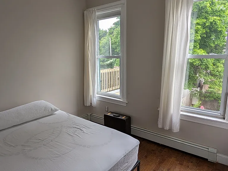 129 Arlington Ave — Photo 4