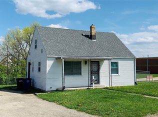 902 Cleverly Rd, Dayton, OH 45417