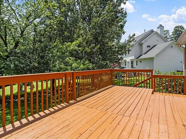 302 Wax Myrtle Ct — Photo 10