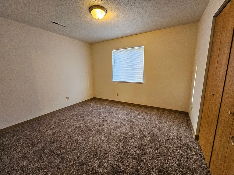 2470 Lakeside Dr — Photo 1