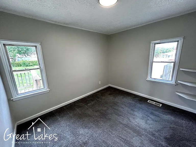 23503 Bolam Ave — Photo 9