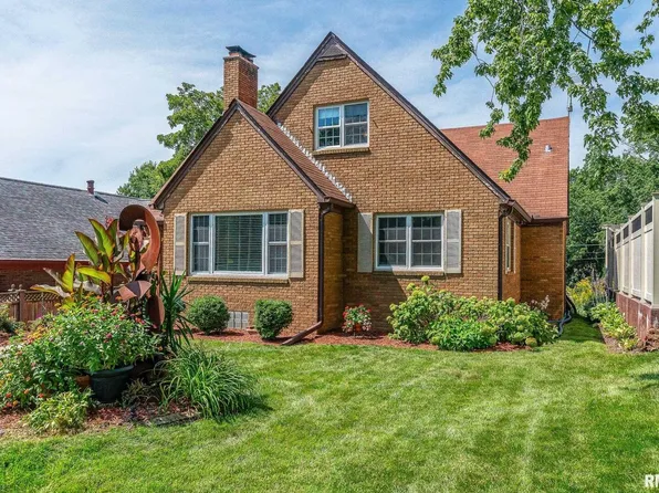 2310 Armil Pl, Davenport, IA 52804