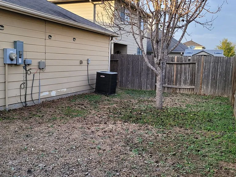 12930 Echo Landing Dr — Photo 38