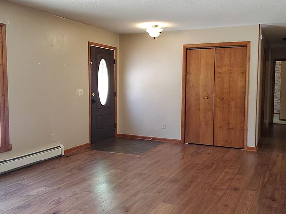 3rd image of 15801 Belmont Dr