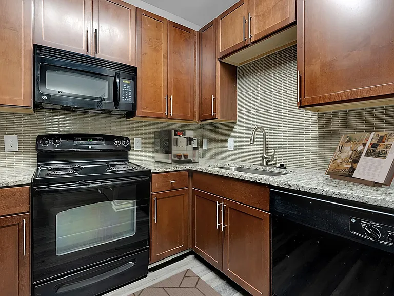 27 Station Ct — Photo 33