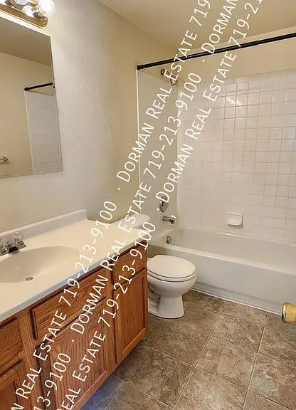 623 E Monument St — Photo 12