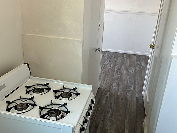 5th image of 113 W White St