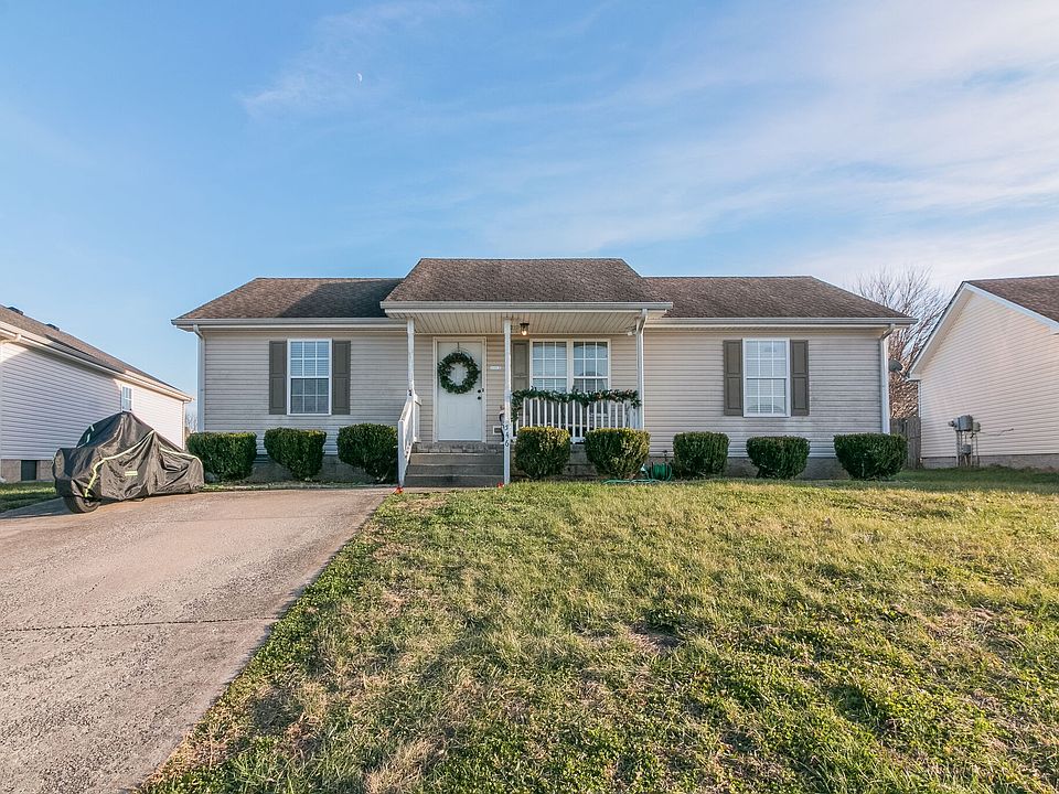 1st image of 546 Oakmont Dr