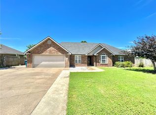 900 Todd Cir, Pea Ridge, AR 72751