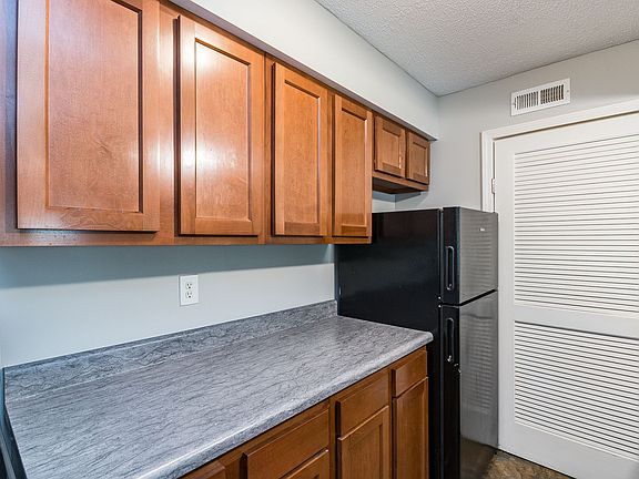 2nd image of 1126 Tall Oaks Cir #1124-11
