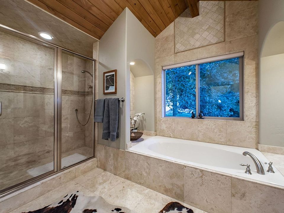 1st image of 8978 N Cove Dr