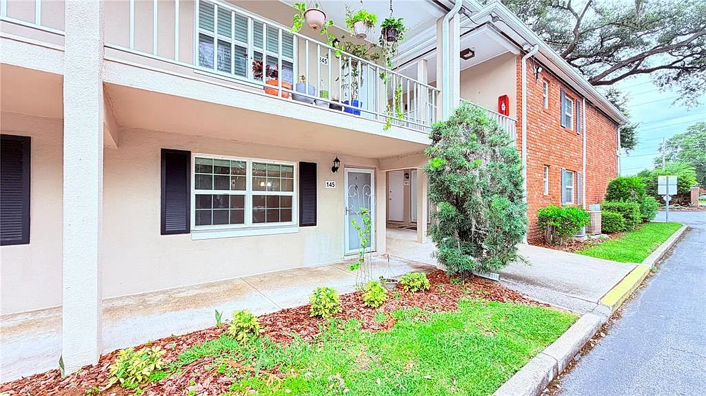 1 bed, 1.0 bath, 645 sqft, $1,099 — Photo 2