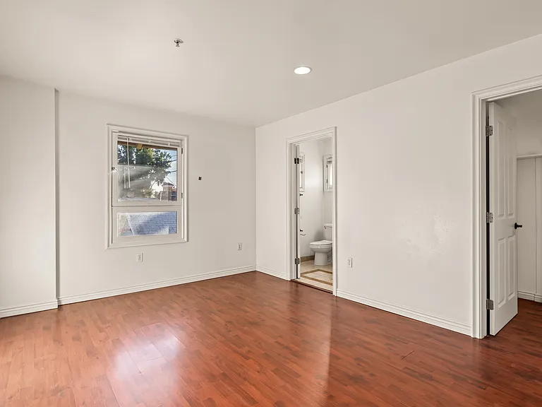 2673 Menlo Ave #3 — Photo 11