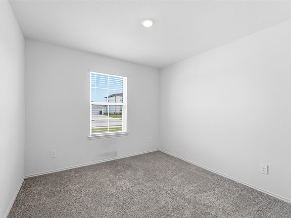 4th image of 31323 Heddington Ln