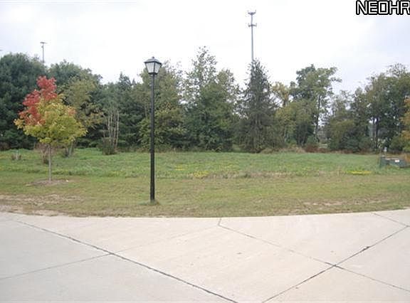 5th image of 390 Avery Ln
