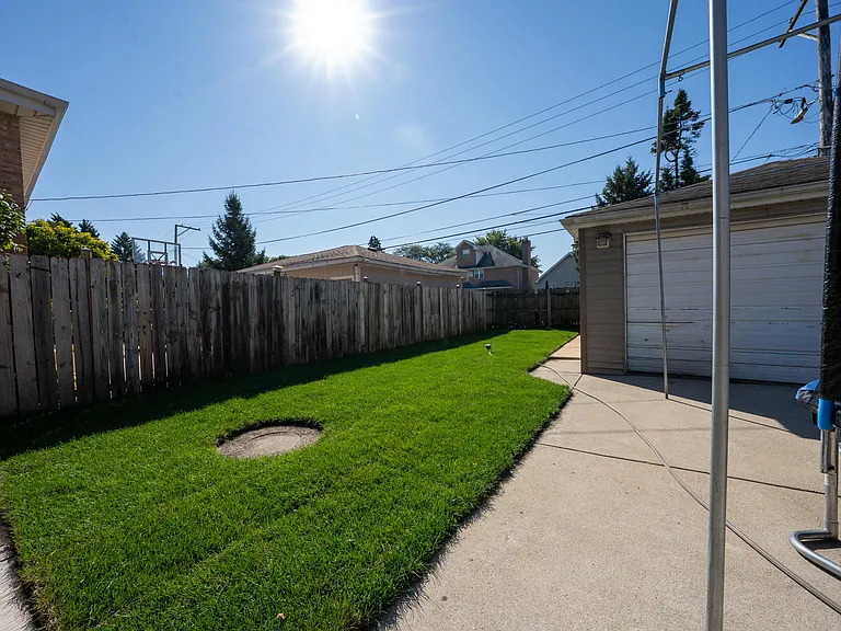 2711 W 98th Pl — Photo 10