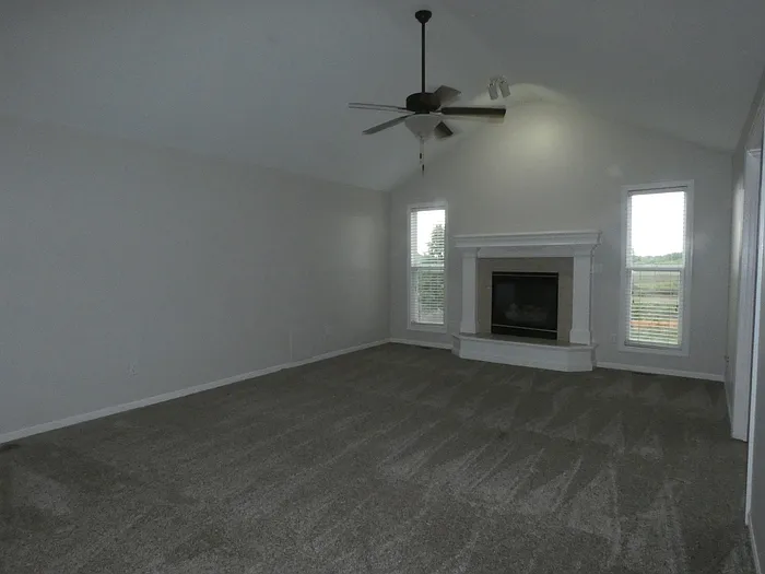 11407 N Bristol Ave — Photo 4