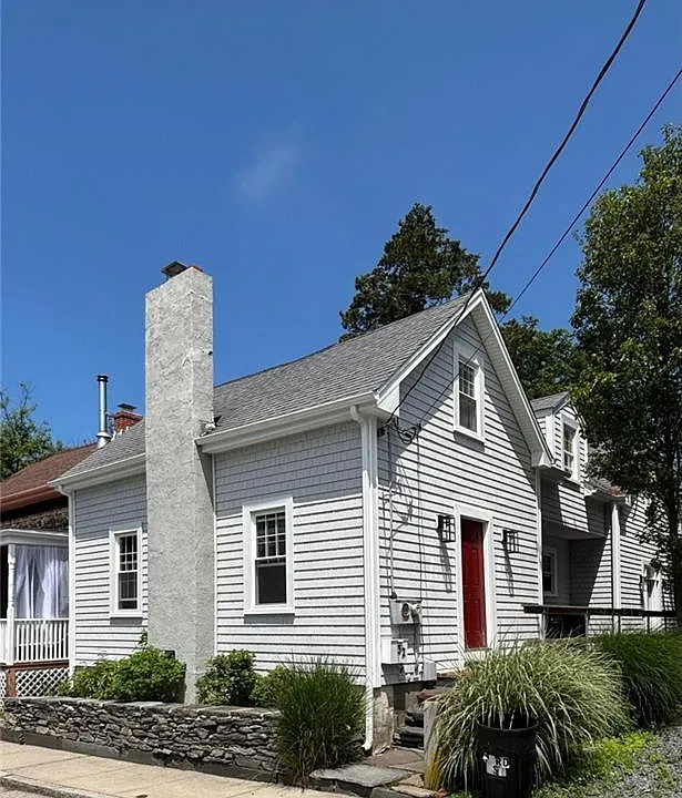 32 McAllister St