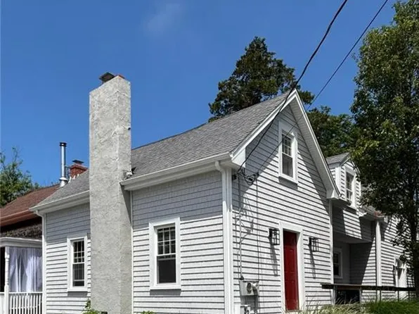 32 McAllister St, Newport, RI 02840