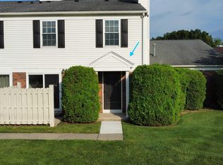 15739 Charleston Dr, Clinton Township, MI 48038