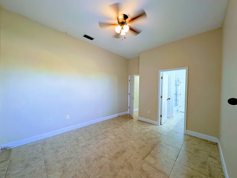 5667 Wellington Ct — Photo 26