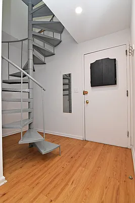 Rented by Ledvech Group | media 6